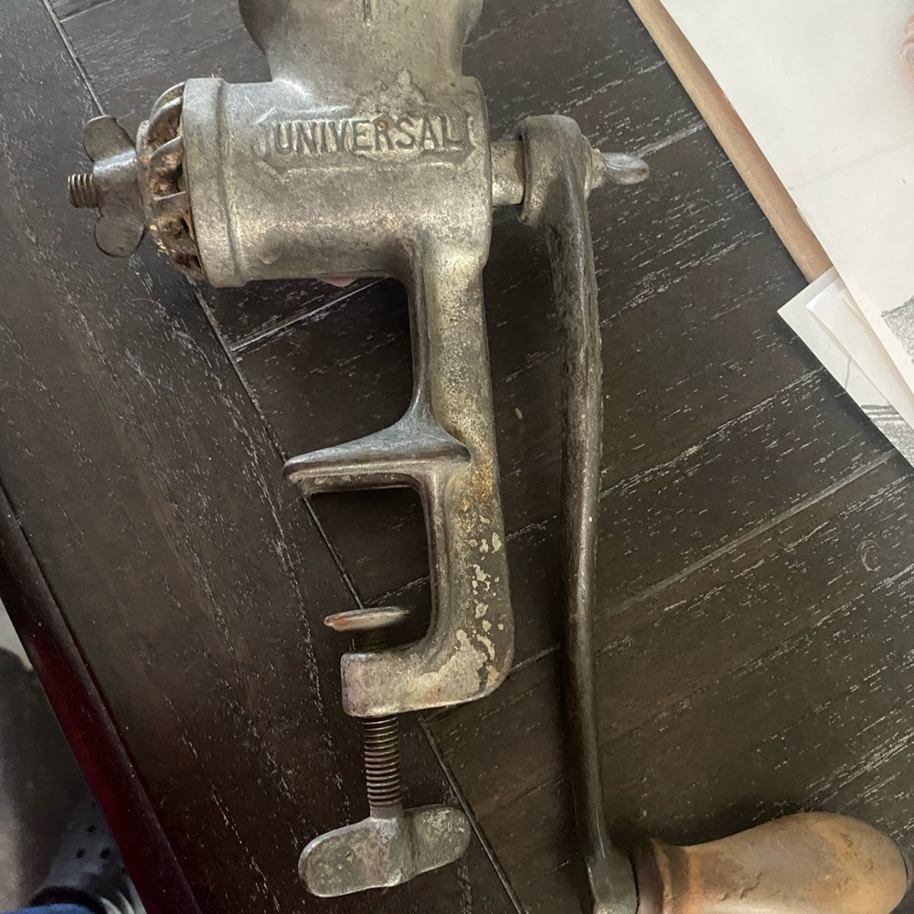VINTAGE UNIVERSAL FOOD MEAT CHOPPER FOOD GRINDER HAND CRANK - Picture 3 of 4